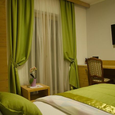 Guest House Gostisce Jutrisa Rogatec Экстерьер фото